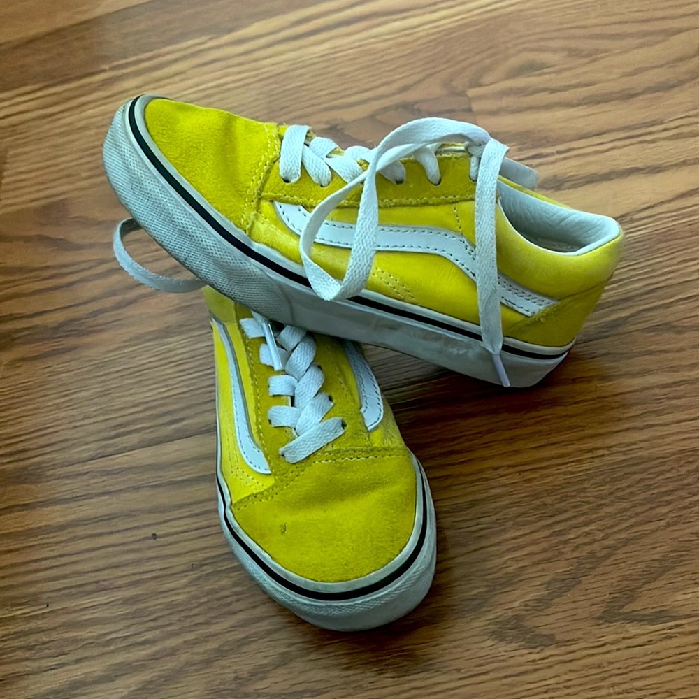 Vans - Picture 2 of 4